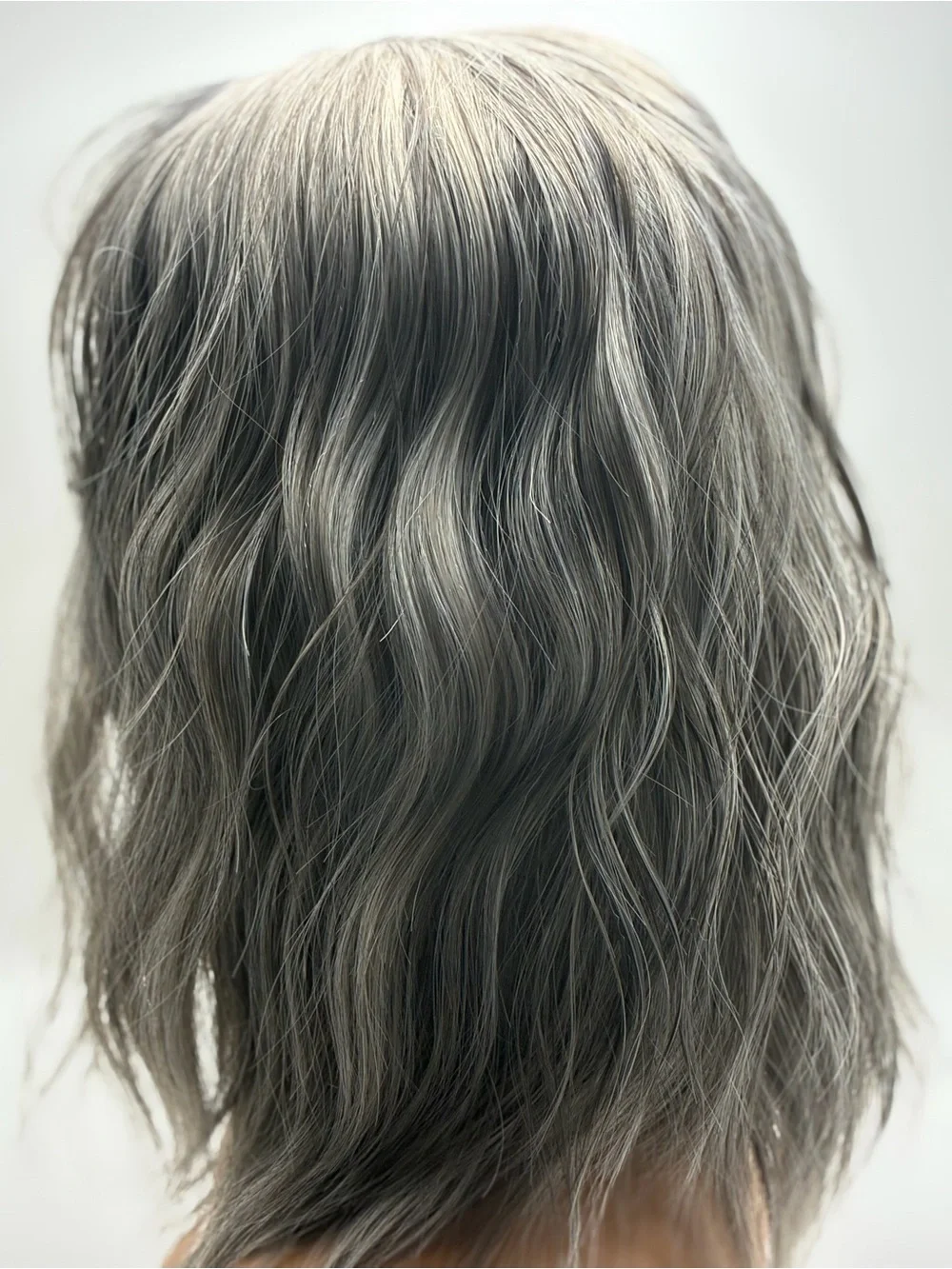 Silver Gray Women's Wavy Mid-Length Wig - Sleek Natural Look. Synthetic 14”